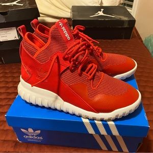 Size 9.5 Adidas Tubular X